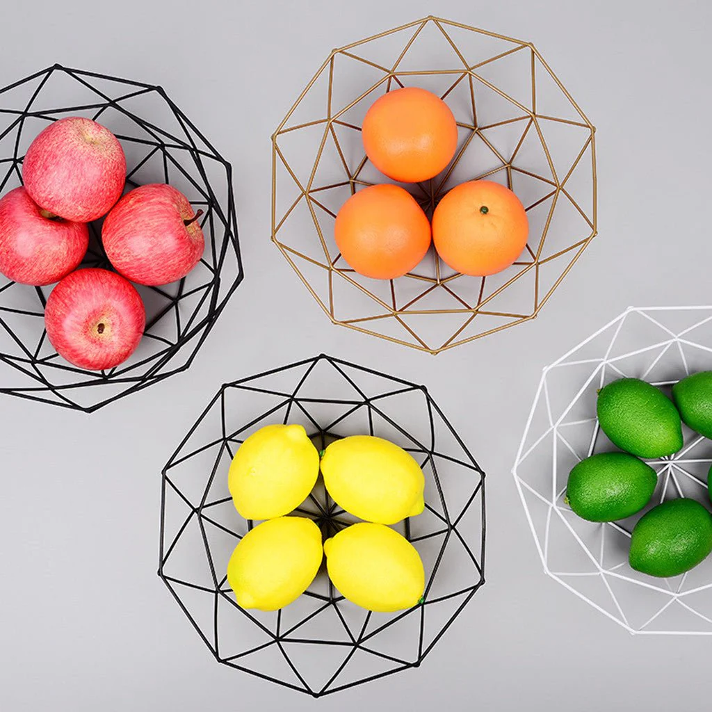 Modern geometrisk fruktskål i metall – genombruten järndesign med livfull finish